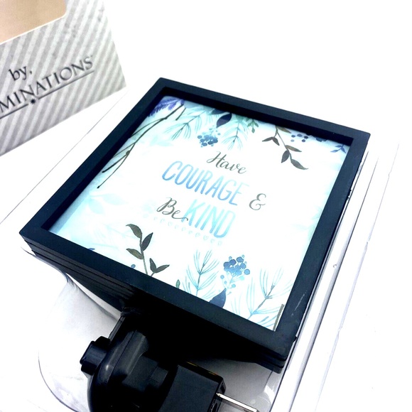 Nightlight Home Decor On Off Switch Courage and Be Kind Gift Boxed Rotating Plug - Picture 7 of 7